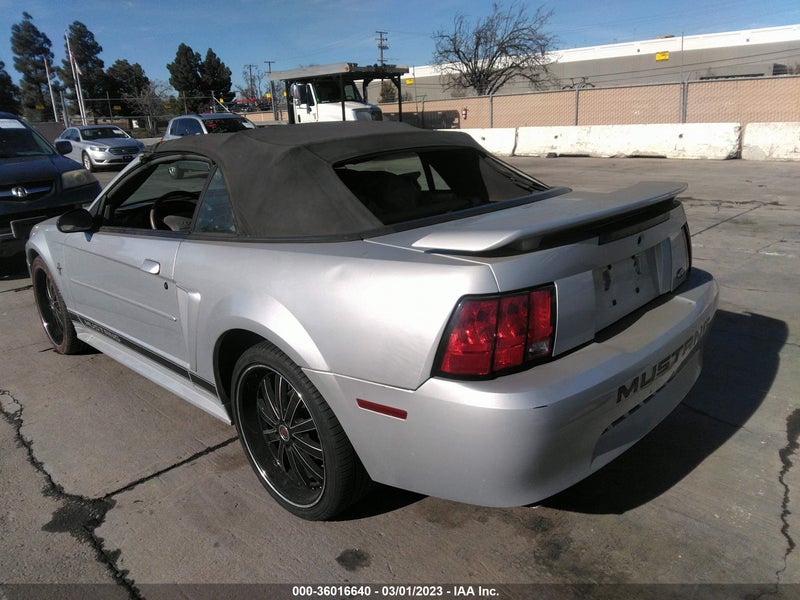 Ford Mustang 2002г.