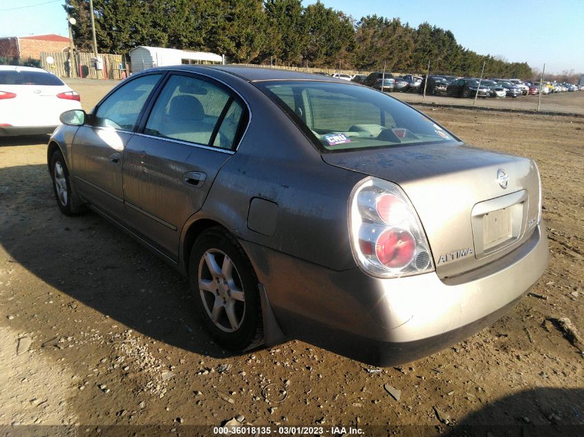 Nissan Altima 2005г.