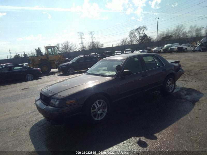 Ford Crown Victoria 2008г.