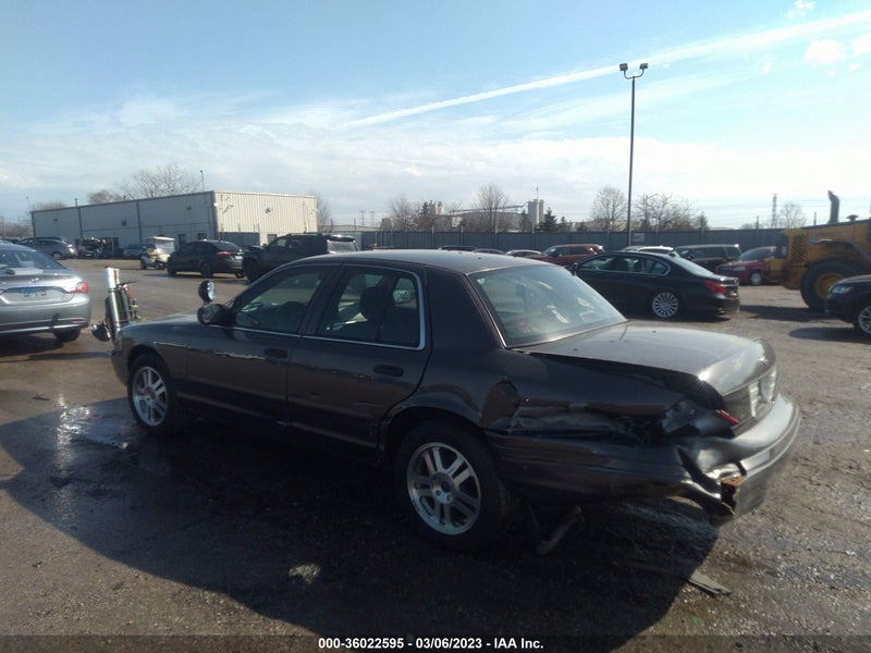 Ford Crown Victoria 2008г.