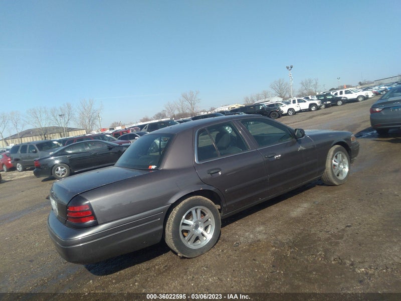 Ford Crown Victoria 2008г.