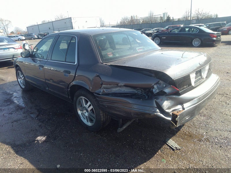 Ford Crown Victoria 2008г.