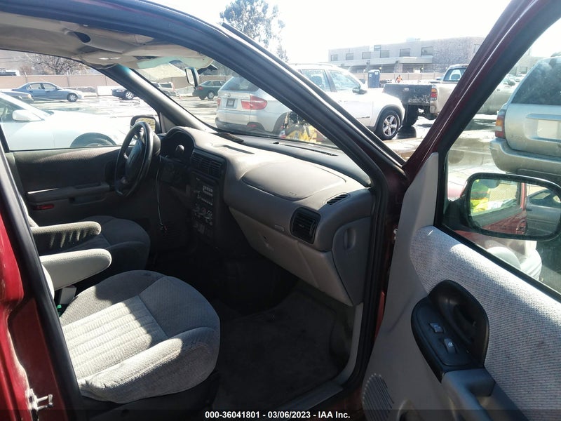 Pontiac Montana 2000г.