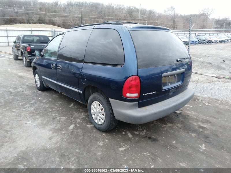 Chrysler Voyager 2000г.
