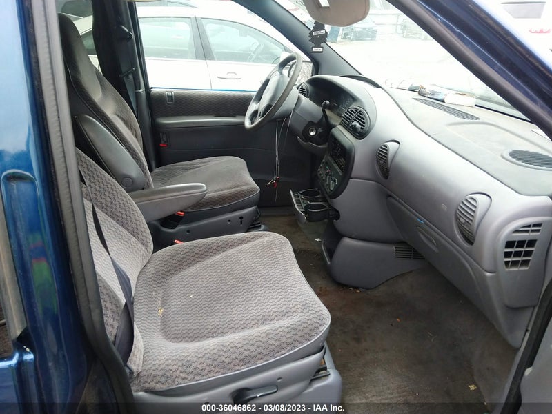 Chrysler Voyager 2000г.