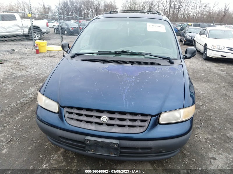Chrysler Voyager 2000г.