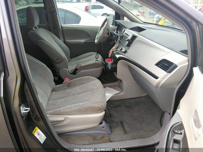 Toyota Sienna 2013г.