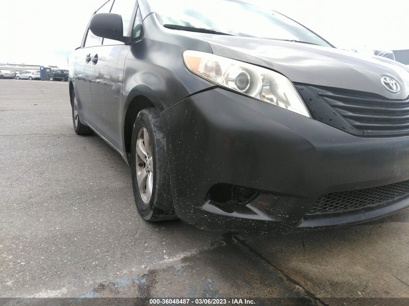 Toyota Sienna 2013г.
