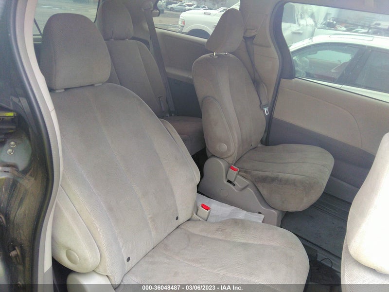 Toyota Sienna 2013г.