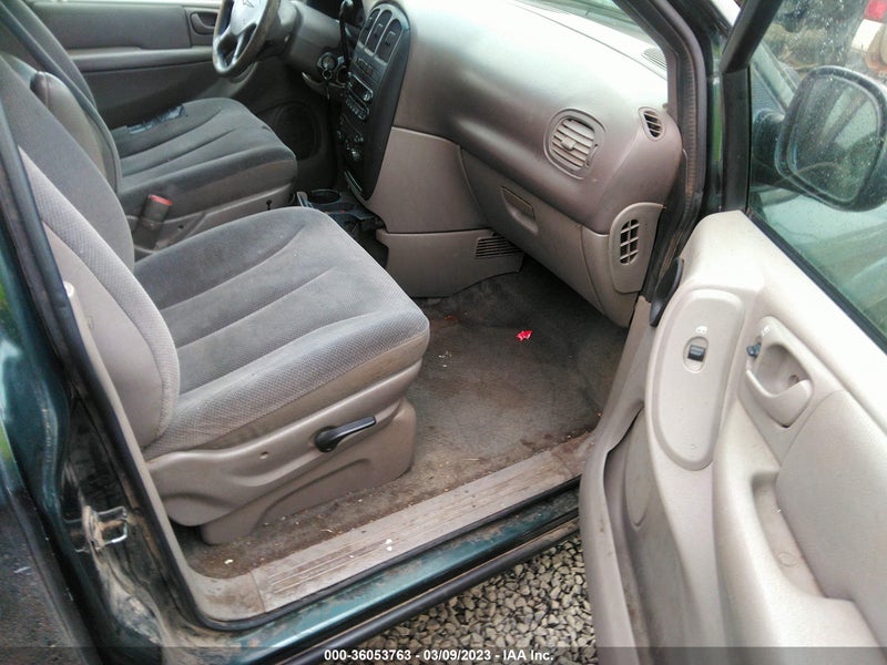 Chrysler Voyager 2001г.