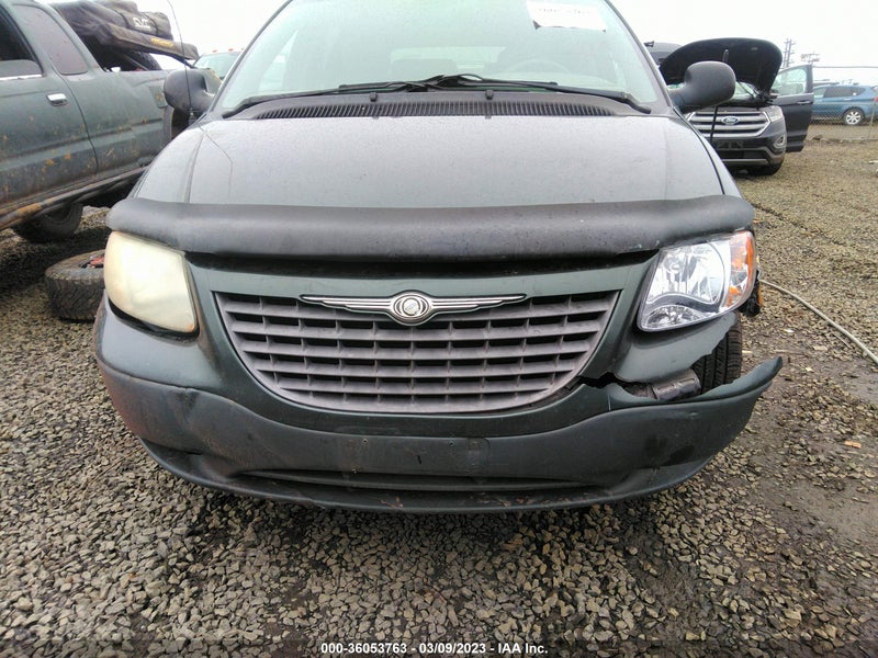 Chrysler Voyager 2001г.