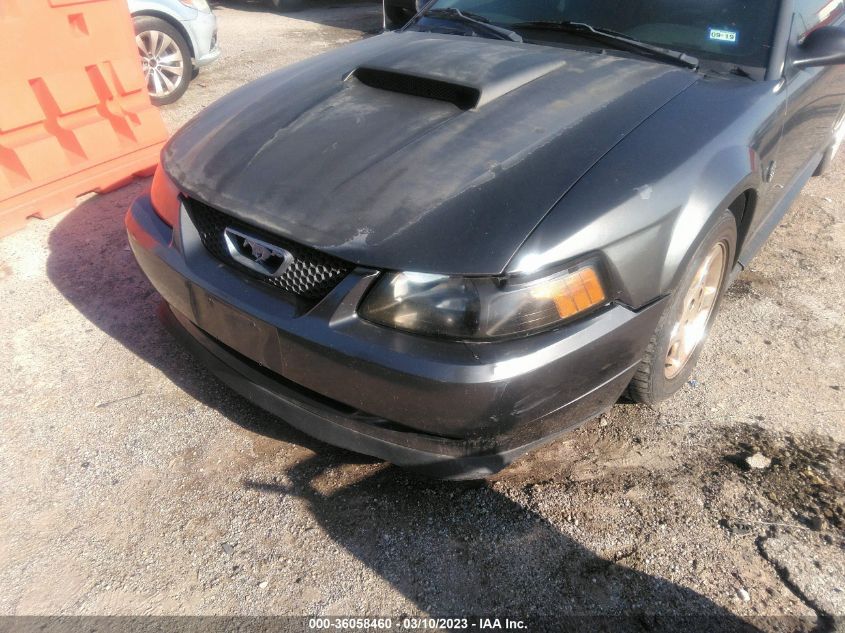 Ford Mustang 2004г.