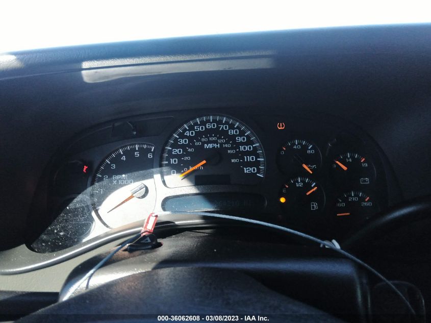 Chevrolet Suburban 2005г.