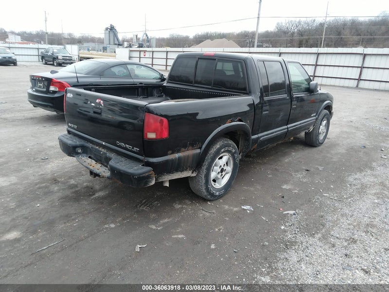 Chevrolet S-10 2004г.