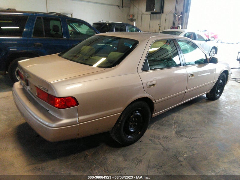 Toyota Camry 2001г.