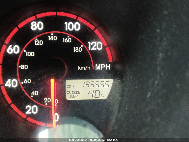 Pontiac Vibe 2004г.