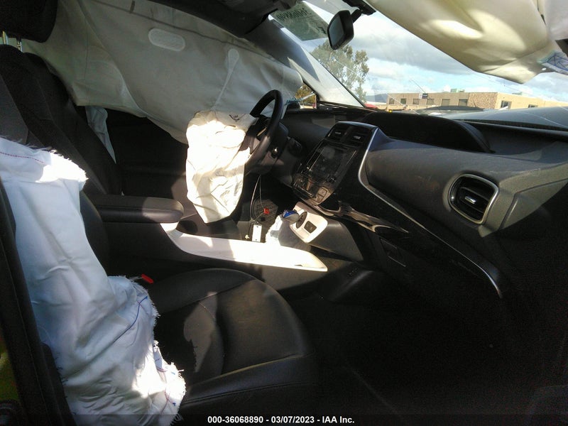 Toyota Prius 2016г.