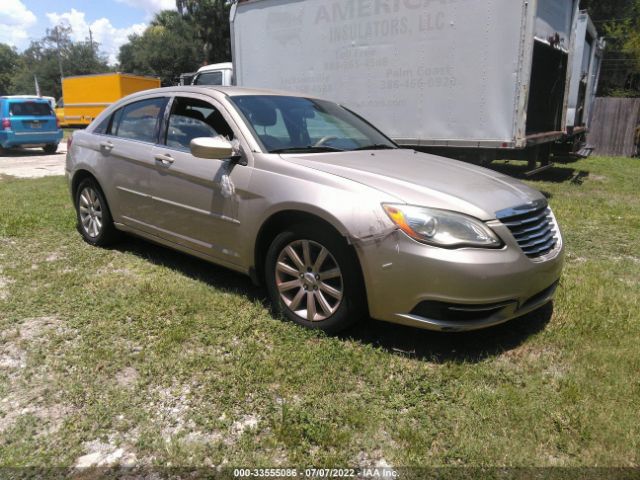 Global Auto Auctions: 2013 CHRYSLER 200