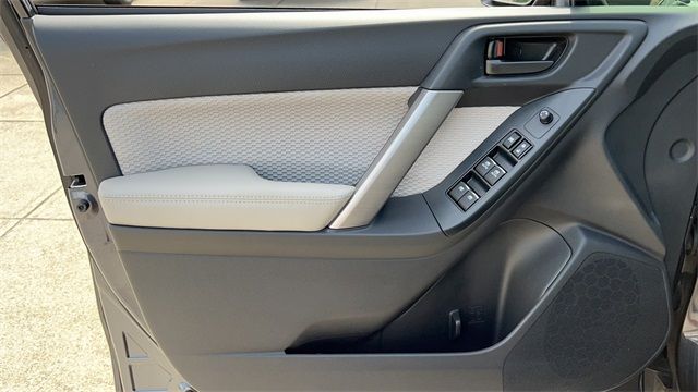 Clean TITLE 2017 Subaru Forester 2.5L do kupienia w Jacksonville 