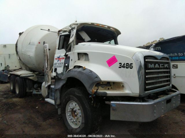 Global Auto Auctions: 2016 MACK GU813