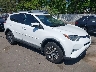2T3RFREV8HW****** Salvamento y Destrozados 2017 Toyota RAV4 en Long Island