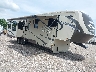 5SFBG392XDE****** Salvamento y Destrozados 2013 Heartland RV Bighorn, Big Country, Landmark, Silverado en Des Moines