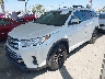 5TDZARFH4JS****** Usados y Reparables 2018 Toyota Highlander en North Hollywood